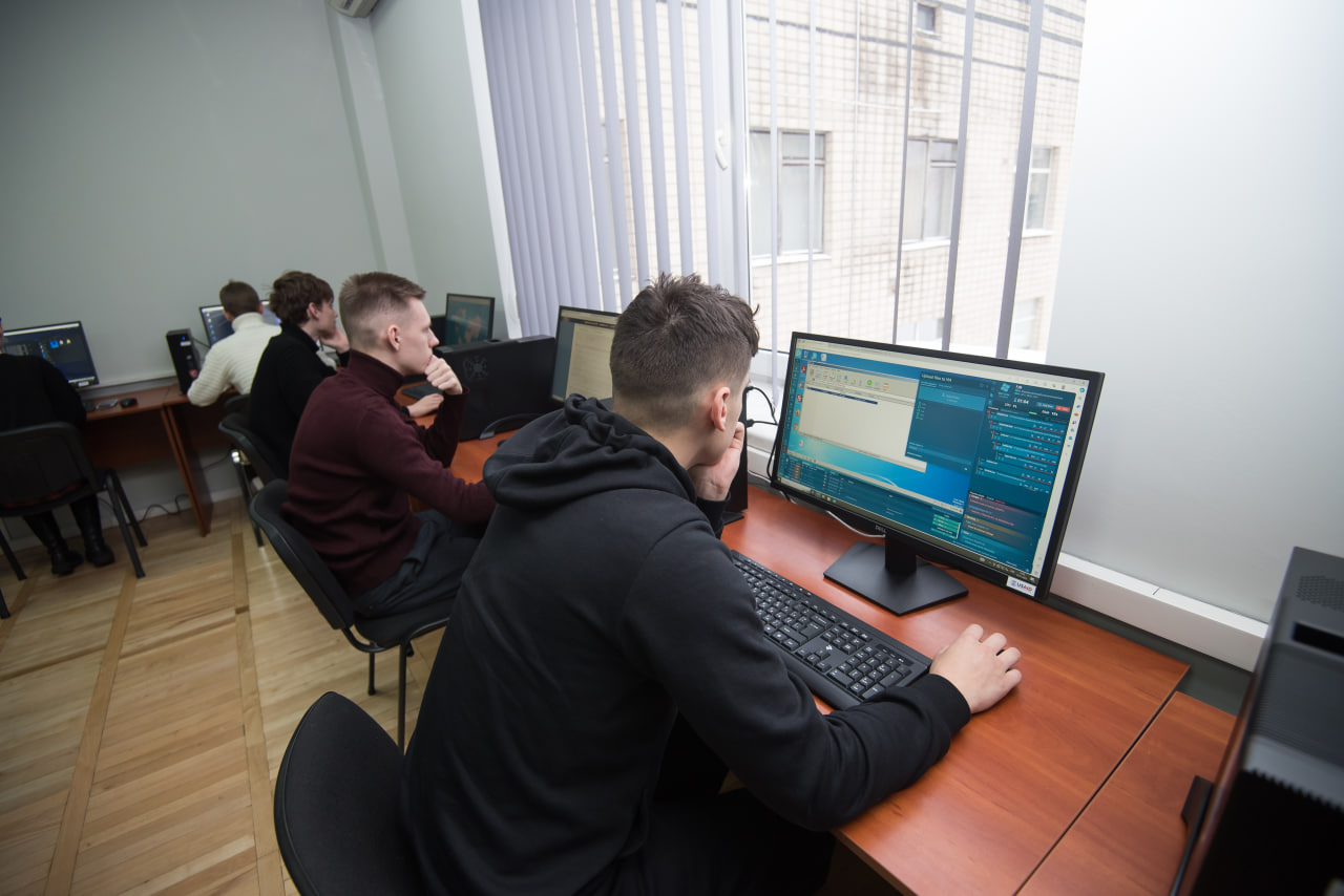 Українські виші отримали техніку для вивчення кібербезпеки image