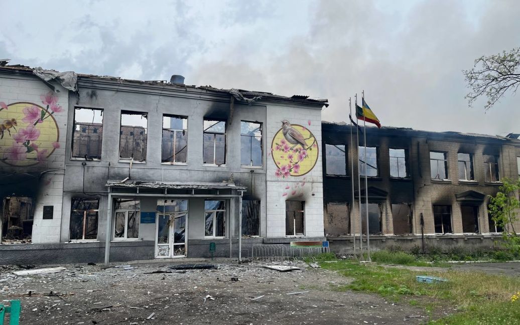 Російські окупанти знищують ракетами школи на Донеччині  image